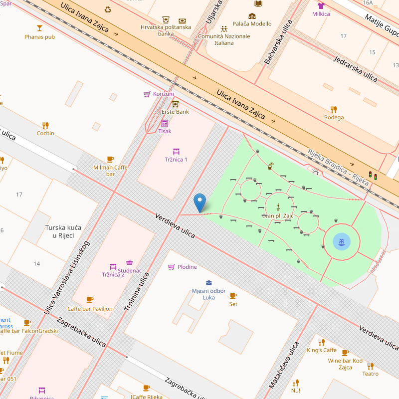 park ispred kazalista